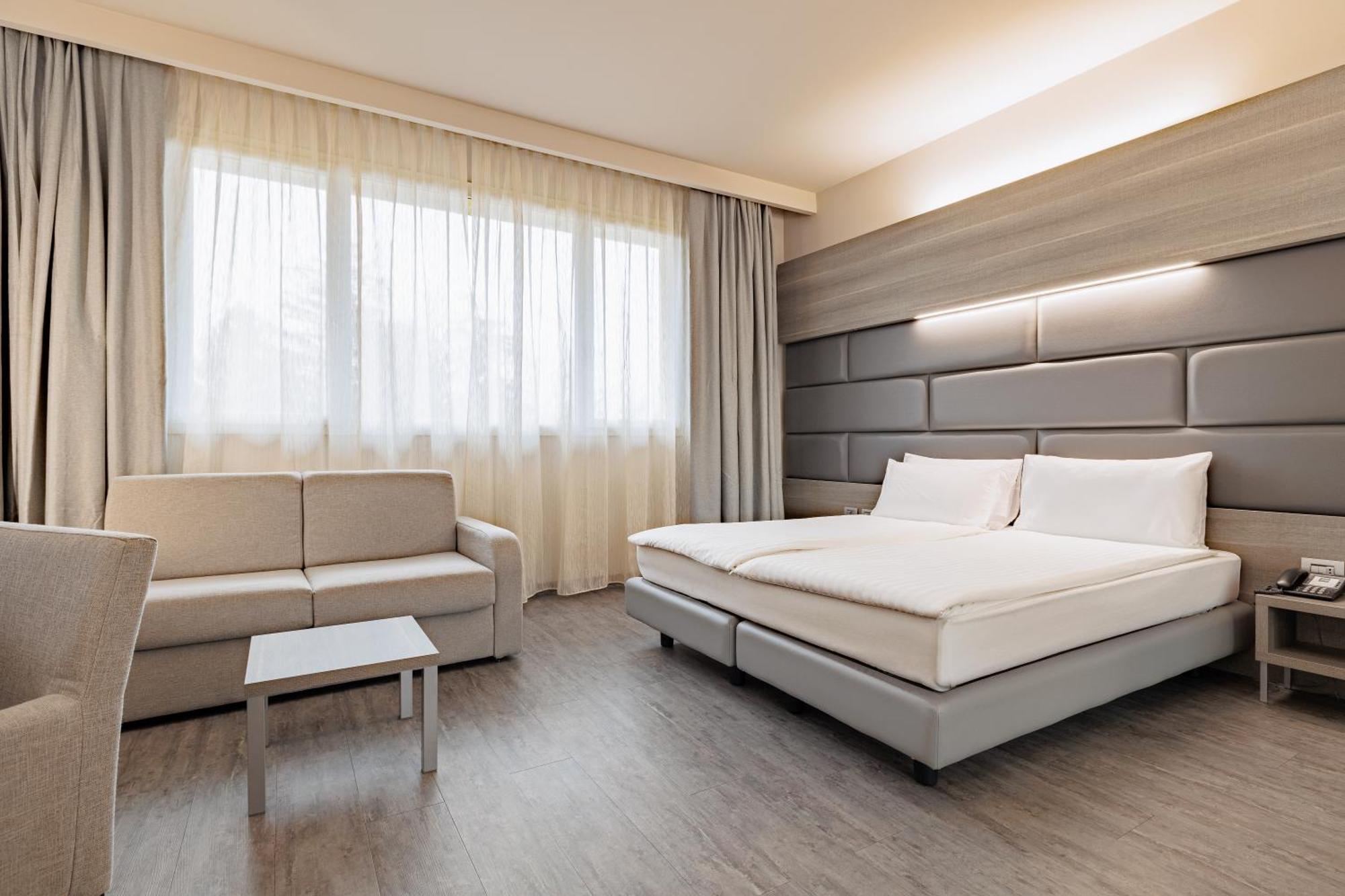 Just Hotel Saronno Exterior foto